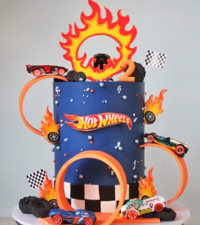 Hot wheels cake1